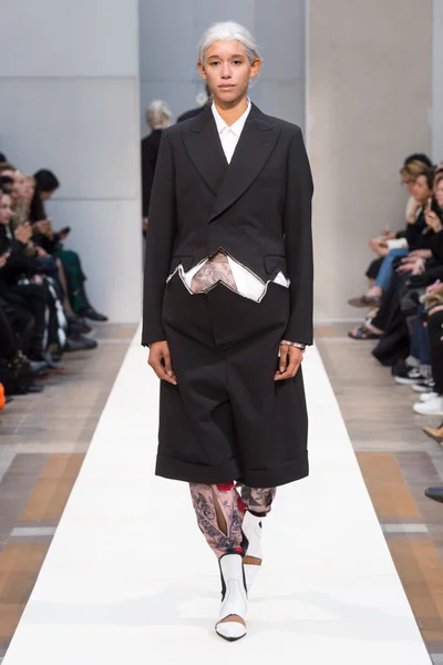 Look 27